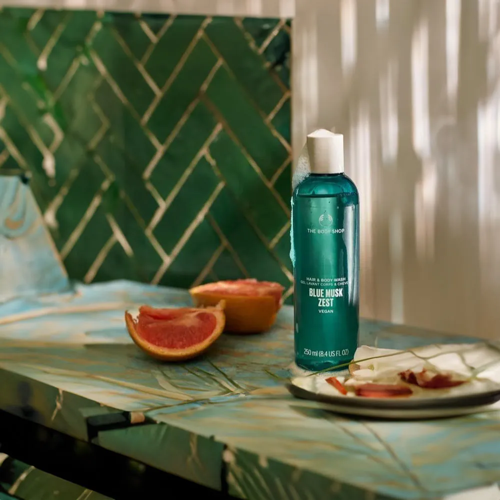 The Body Shop Blue Musk Zest Hair and Body Wash (250 ml) - Image 3